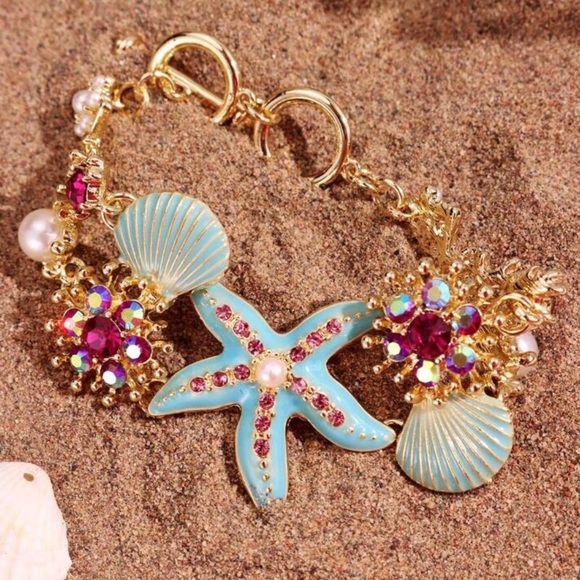 Blue Shell and Starfish Cubic Zirconia Bracelet - Picture 3 of 9